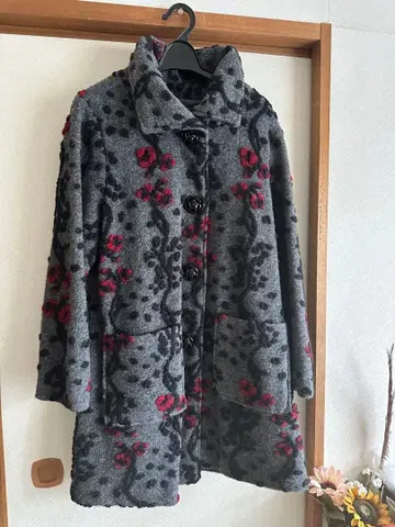 울 100% 그레이 빨간 꽃 무늬 코트 안감 있음 따뜻함!