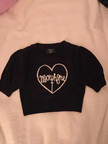 Morph8ne 하트 자수 크롭 니트