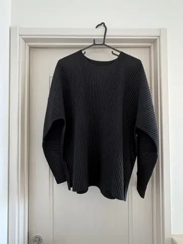 이세이 미야케 옴므플리세 블랙 긴팔 티셔츠