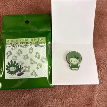 모키티 핀 배지