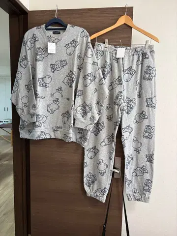 타임세일 스탠디의 귀여운 상하의 세트 ( F ) 사이즈 새상품