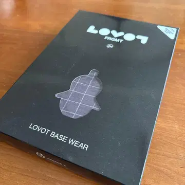 LOVOT BASE WEAR 그래프 체크 패턴