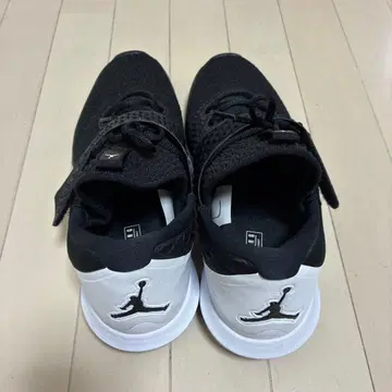 Jordan 스니커즈 블랙/화이트