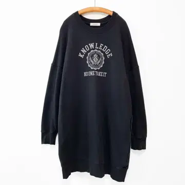 어반 리서치 서니 라벨 칼리지 로고 맨투맨 빅 원피스 무릎 기장