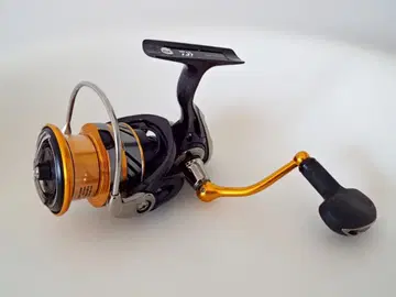 새상품급 다이와 REVROS LT 4000-CH 스피닝 릴