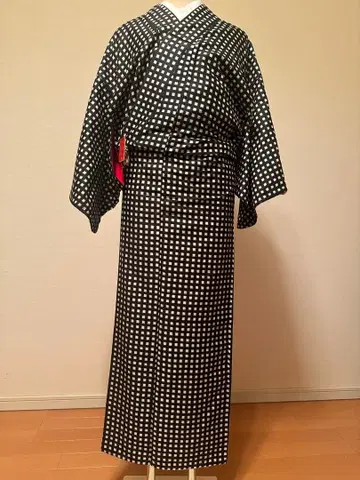 블랙과 화이트 체크 무늬 코몬 기모노