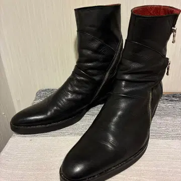 블랙 가죽 숏부츠 지퍼 포함