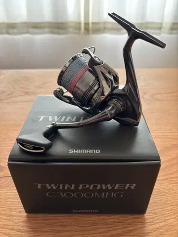 시마노 24 트윈파워 C3000MHG
