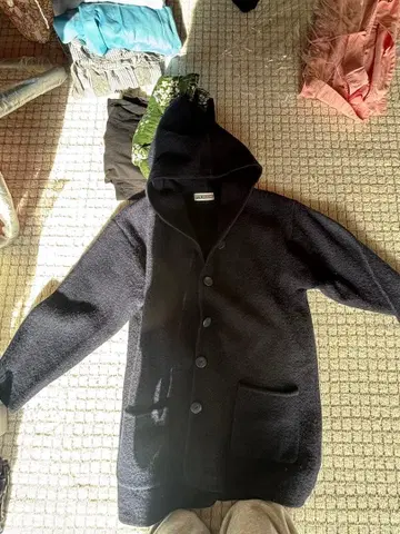 네이비 후드 부착 코트