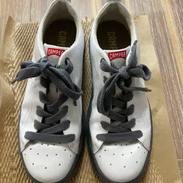 CAMPER 화이트 그레이 스니커즈 25cm
