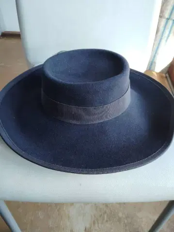 Montchaplan 다크 블루 리본 포함 햇