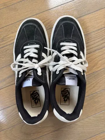 VANS 블랙/화이트 스니커즈 [ 27cm 새상품급 ]