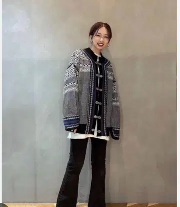 지나시스 티롤리안 가디건 새상품급