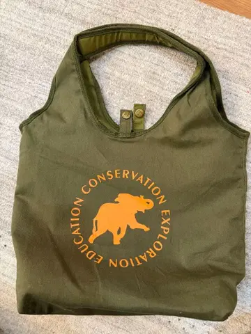 HUNTING WORLD 올리브 그린 토트백 동물 디자인