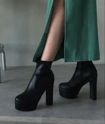 블랙 하이힐 부츠