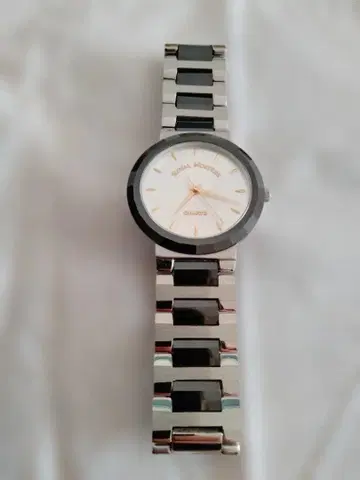 로얄 몬트레스 손목시계 RM-613M