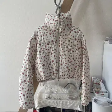 joutie 미니 꽃무늬 플라워 프린트 다운 자켓