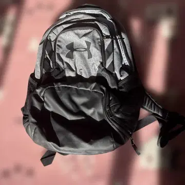 언더 아머 백팩 그레이/블랙