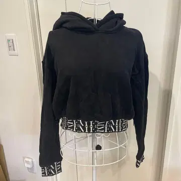 eimy 블랙 후드티 후드 부착