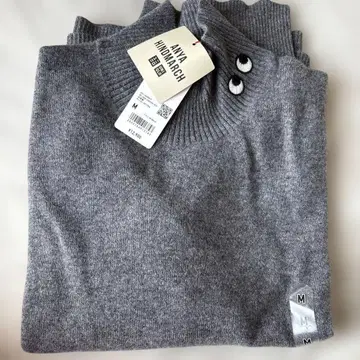 미사용 새상품 유니클로 안야 힌드마치 캐시미어 스웨터 M