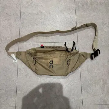 ON 웨이스트 팩 라이트 2L 샌드