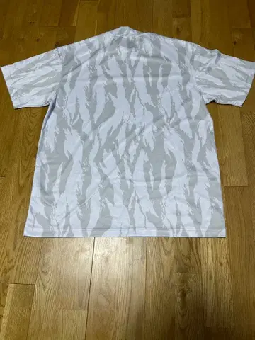 NEW ERA 화이트 카모 패턴 골프 셔츠 XL