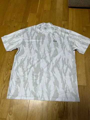 NEW ERA 화이트 카모 패턴 골프 셔츠 XL