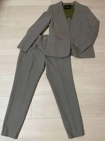 그레이 비즈니스 팬츠 수트