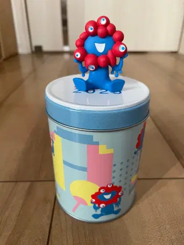 미야쿠미야쿠 밀크 크런치 캔 [ 내용물 없음: 캔과 피규어만 ]