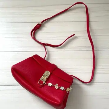 Samantha vega 빨간색 참 포함 숄더백