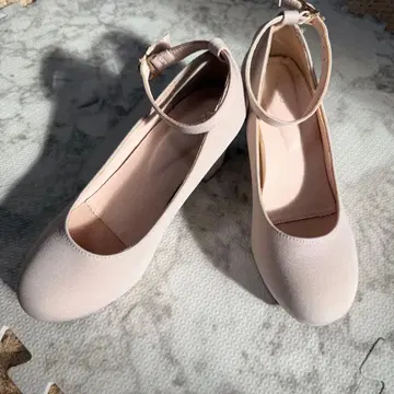 라이트 핑크 앵클 스트랩 펌프스