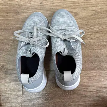 (24.0cm) 족부 전문가가 진심으로 만든 바디 메이크 니트 스니커즈