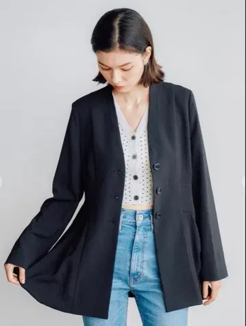 미사용 새상품 COCO DEAL 페플럼 벌룬 자켓 블랙 2