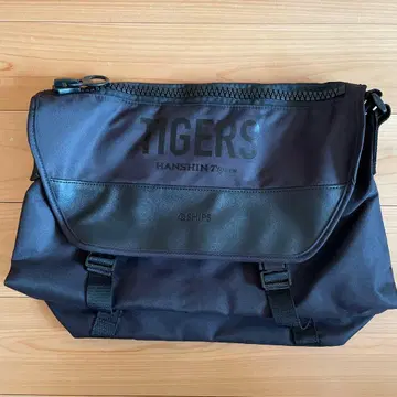 & SHIPS TIGERS 숄더백 블랙