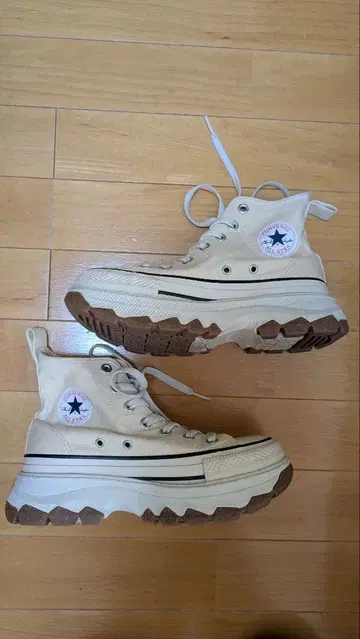 컨버스 하이컷 스니커즈 통굽