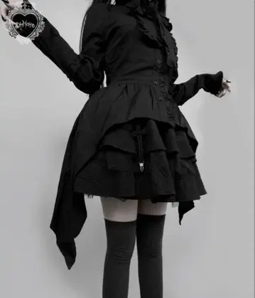 DimMoire 이레헴 리본 블라우스 & 폭신폭신 프릴 스커트 블랙