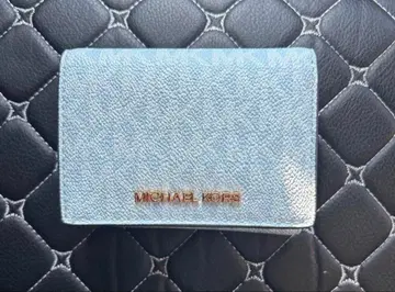 마이클코어스 3단 폴더형 지갑 라이트 블루