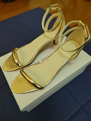 nano universe 앵클 스트랩 샌들