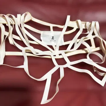 ANREALAGE 화이트 스트랩 뷔스티에