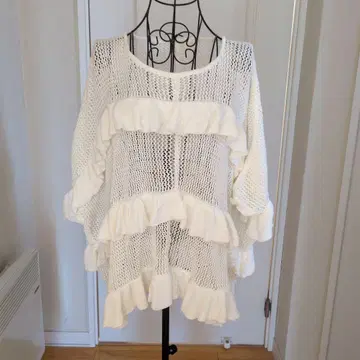 프릴 장식 화이트 메쉬 니트 칠부 소매