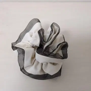 쉬폰 프릴 헤어 스크런치 화이트/블랙