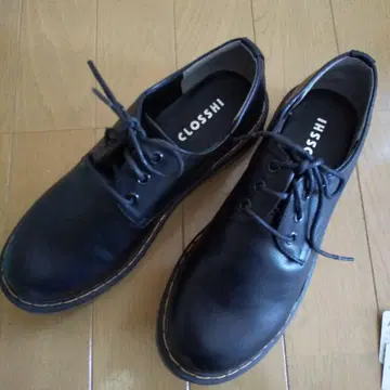 CLOSSHI 블랙 로퍼 M 사이즈 23