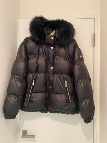 미사용 새상품 MICHAEL KORS 블랙 다운 자켓 F24