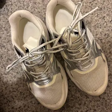 르꼬끄 스니커즈