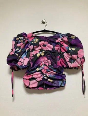 플라워 프린트 퍼프 슬리브 상의