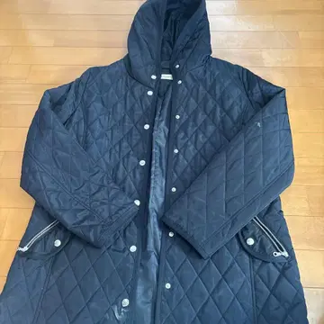 블랙 퀼팅 자켓 후드 부착