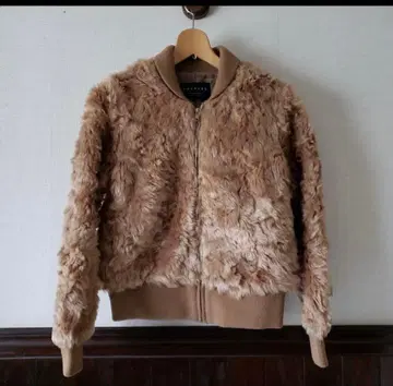 투모로우랜드 MACPHEE 인조 모피 블루종