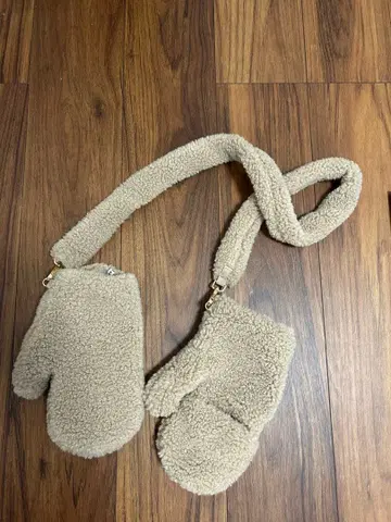 CELRI 두지엠 클라세 플리스 미튼 베이지 한 번만 사용