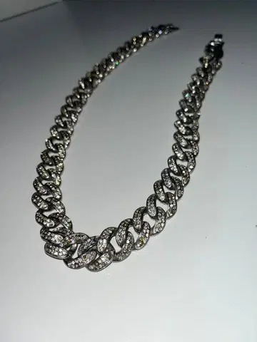 실버 체인 목걸이