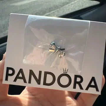 [미사용 새상품] Pandora 스파클링 보우 참 박스 포함 정품